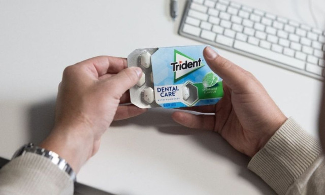 Busy μέρα; Μικρά tips για να φροντίζεις το χαμόγελό σου on the go   