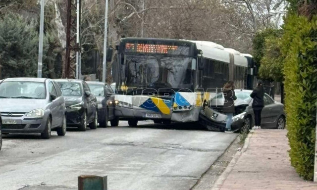 Τροχαίο στην Κηφισιά: Λεωφορείο συγκρούστηκε με ΙΧ