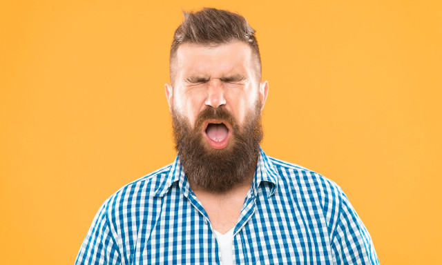 Σταματάει η καρδιά σας όταν φτερνίζεστε; Γιατροί εξηγούν τι συμβαίνει