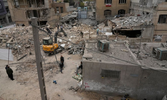 Liveblog: Ο Τραμπ απορρίπτει κατάπαυση του πυρός στο Ιράν και στέλνει περισσότερα στρατεύματα