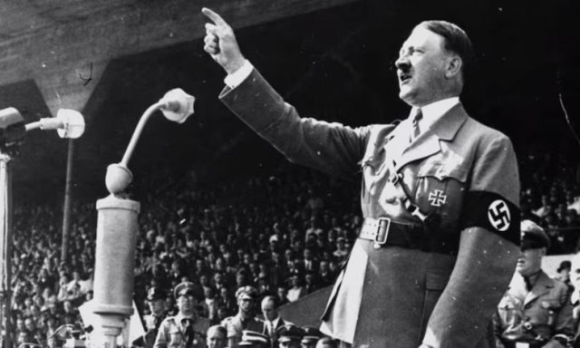 Η μέρα που ο Χίτλερ διέταξε την καταστροφή της Γερμανίας και η συνωμοσία για τη «διαταγή Νέρωνα»