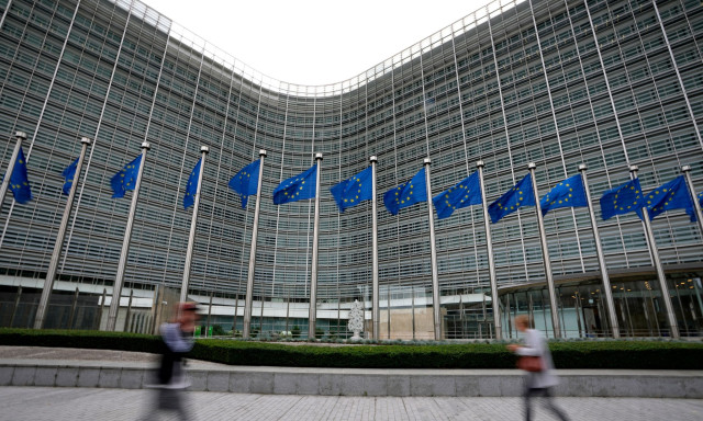 Το Ευρωπαϊκό Συμβούλιο «εκφράζει τη λύπη του για την απώλεια ζωών αμάχων» και καλεί σε αποκλιμάκωση