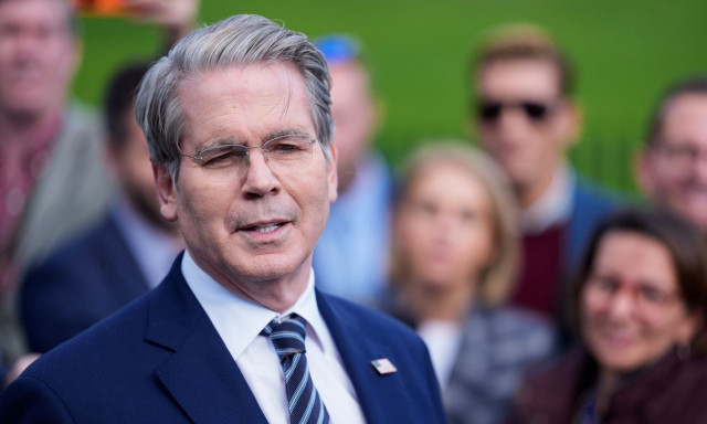 Υπουργός Οικονομικών ΗΠΑ: Έχουμε πολλά λεφτά για τον πόλεμο στο Ιράν - Τι είπε για τον... Χίτλερ