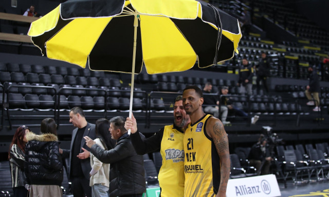 Τζέιμς Νάναλι