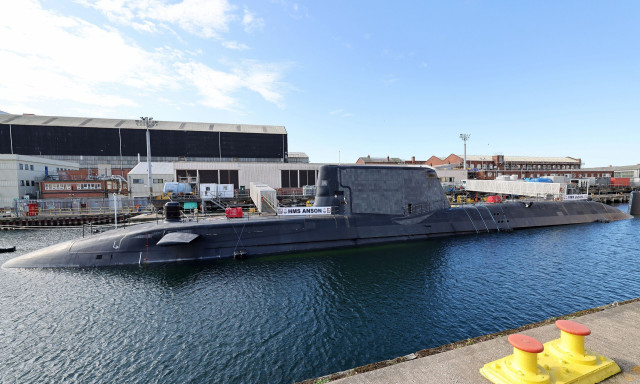 Μέση Ανατολή: Έφτασε στην Αραβική Θάλασσα το βρετανικό πυρηνοκίνητο υποβρύχιο HMS Anson