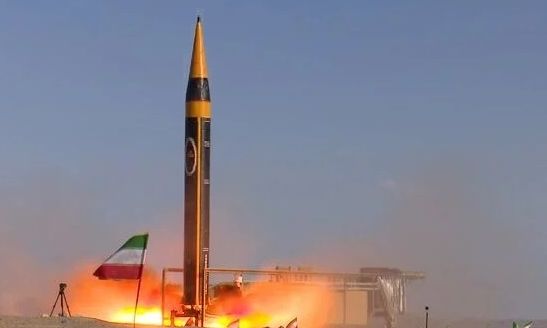 Khorramshahr: Αυτός είναι ο ιρανικός βαλλιστικός πύραυλος που έπληξε το Αράντ