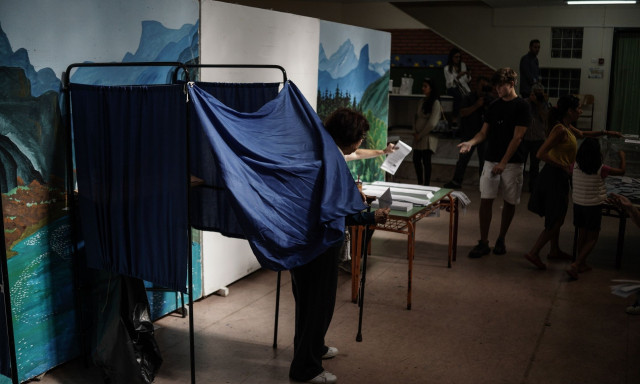 Δημοσκοπήσεις: Πάνω από 30% η ΝΔ στην εκτίμηση ψήφου – Προβληματισμός για τον πόλεμο