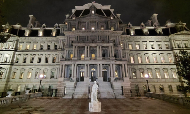 Ο Τραμπ στήνει άγαλμα του Χριστόφορου Κολόμβου δίπλα στον Λευκό Οίκο