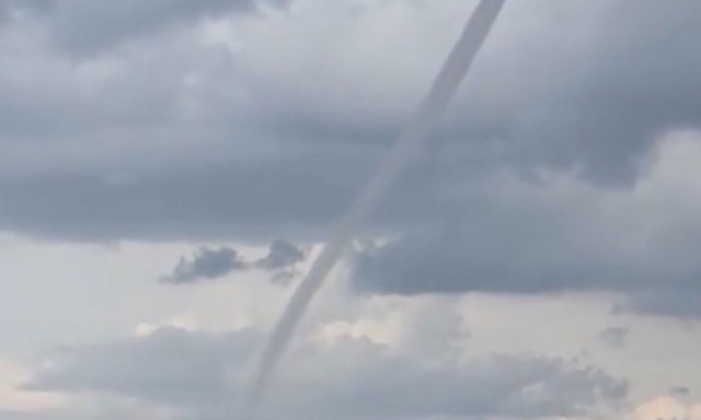 Κέρκυρα: Υδροστρόβιλος σε Ερεικούσα, Μαθράκι και Οθωνούς - Βίντεο με το εντυπωσιακό φαινόμενο