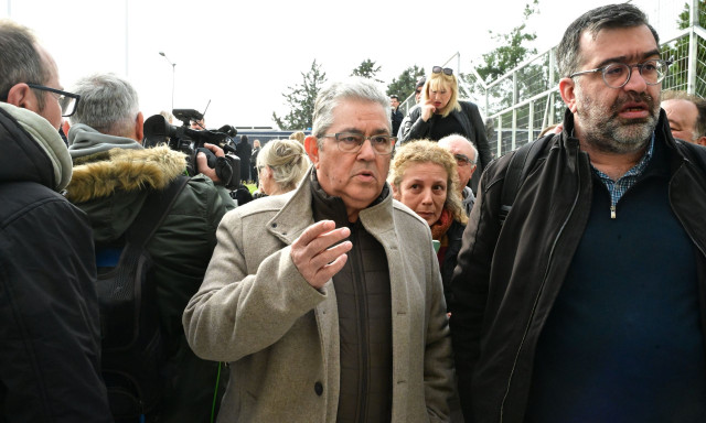 Δίκη για Τέμπη – Κουτσούμπας: Έκλεισε εσπευσμένα η προανάκριση, ελλιπέστατο το κατηγορητήριο