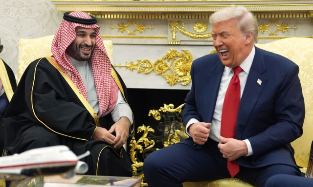 New York Times: Γιατί ο Σαουδάραβας πρίγκιπας πιέζει τον Τραμπ για να συνεχίσει τον πόλεμο στο Ιράν