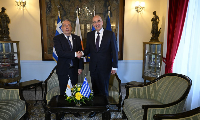 «Η ελληνική στρατιωτική παρουσία στην Κύπρο θα αξιολογείται διαρκώς» Τι συζήτησαν Δένδιας - Πάλμας