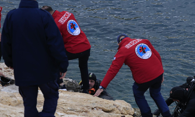 Λιμανάκια Βουλιαγμένης: Εξανεμίζονται οι ελπίδες για τον 34χρονο δύτη