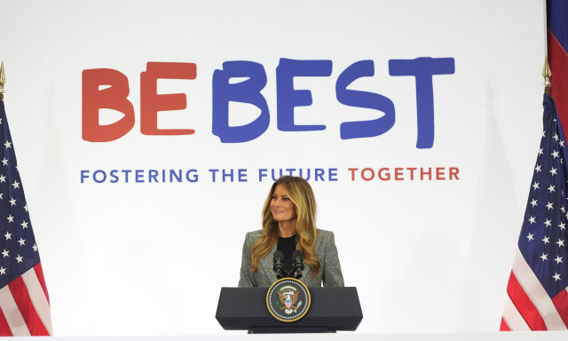 ΗΠΑ: Πώς ο Έλληνας πρέσβης στην Ουάσιγκτον διόρθωσε το «Μακεδονία» της Μελάνια