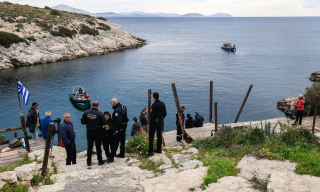 Βουλιαγμένη: Πότε θα γίνει η επιχείρηση ανάσυρσης του 34χρονου - Τα τρία σενάρια που εξετάζονται