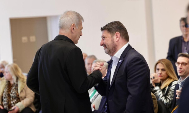 Ισχυρή συνεργασία Χαρδαλιά - Μώραλη και κοινό όραμα για τον Πειραιά με δράσεις κοινωνικής προσφοράς