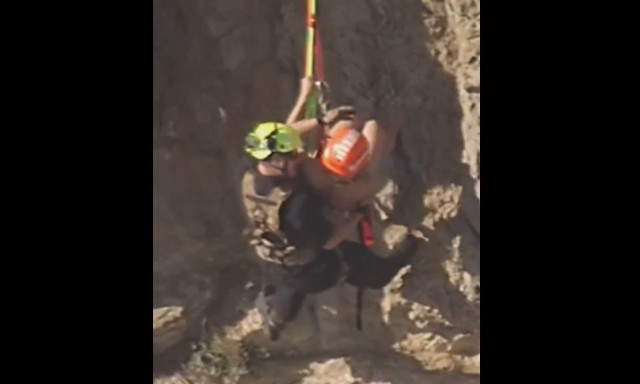 Σαν Φρανσίσκο: Πυροσβέστες διέσωσαν γυναίκα που είχε πέσει από γκρεμό - Δείτε βίντεο