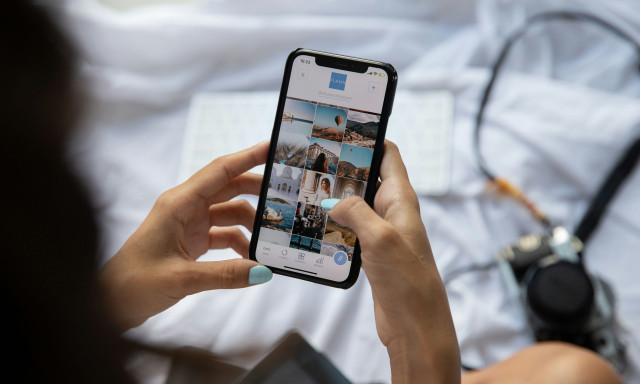 Μελέτη ανατρέπει βασική αντίληψη για τον χρόνο που περνάτε στο κινητό σας