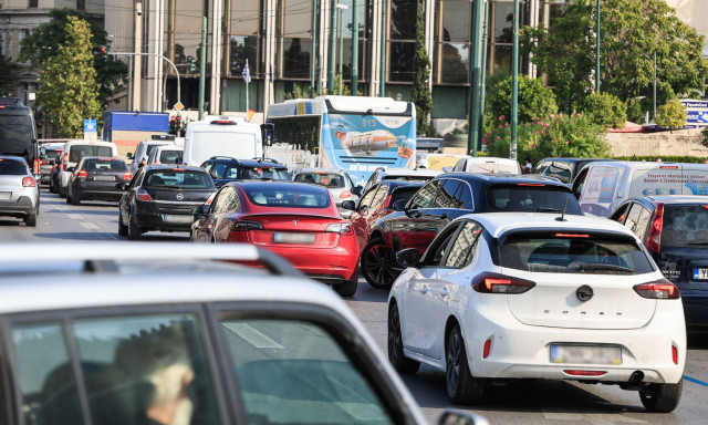 Κίνηση τώρα: Καθυστερήσεις από νωρίς σε κέντρο και Κηφισό – Μποτιλιάρισμα σε Πειραιά, Κηφισίας