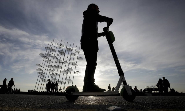 Αυξάνονται τα ατυχήματα με ηλεκτρικό πατίνι - Ειδικοί προειδοποιούν