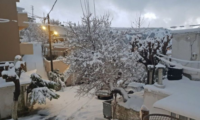 Τα Ανώγεια «ντύθηκαν στα λευκά » και μαγεύουν