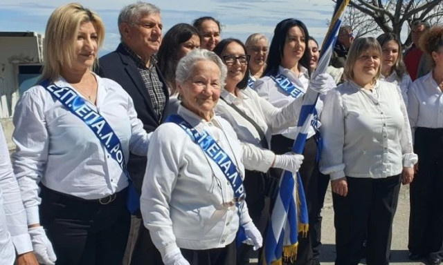 «Ποτέ δεν είναι αργά»:Η 82χρονη που παρέλασε στη Ρόδο μιλά στο Newsbomb για το αέναο κυνήγι της ζωής