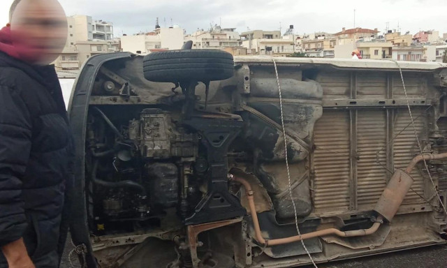 Ηράκλειο: Αναστάτωση σε λαϊκή αγορά - Ο ισχυρός άνεμος «σήκωσε» δύο κλούβες