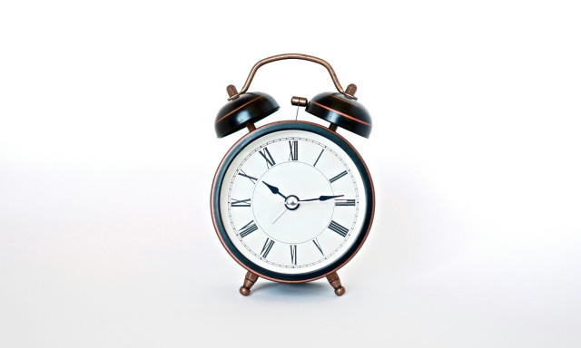 Αλλαγή ώρας 2026: Πότε γυρνάμε τους δείκτες μια ώρα μπροστά