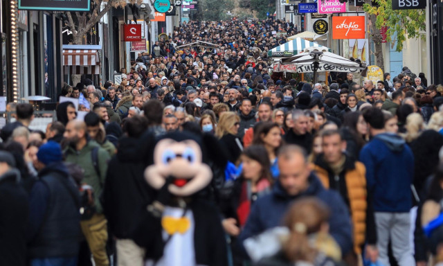 Εορταστικό ωράριο Πάσχα: Πώς θα λειτουργήσουν τα καταστήματα - Ποιες μέρες θα είναι κλειστά