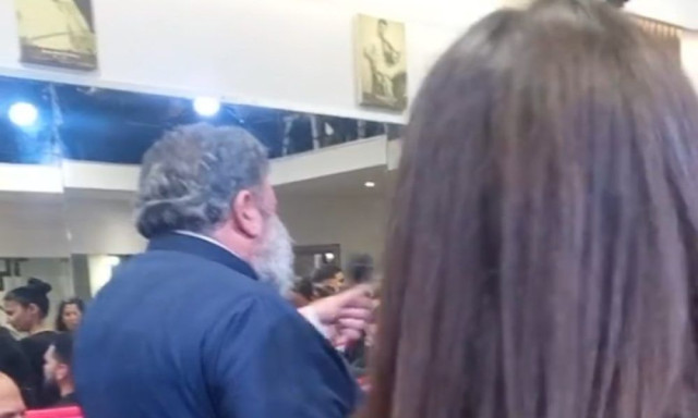 Κρήτη: Ο μερακλής Παπανικόλας που απογείωσε το κέφι με τις μαντινάδες του