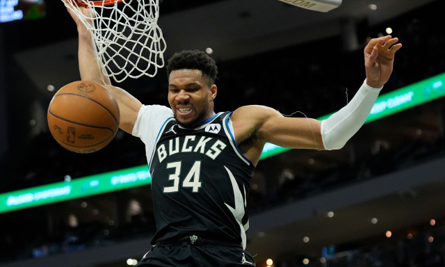 Αντετοκούνμπο: «Το να προσεύχεστε για την πτώση μου, δεν σας κάνει θρήσκους»