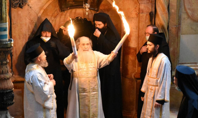 Άγιο Φως: Το Τελ Αβίβ επεξεργάζεται σχέδιο για την ομαλή τέλεση εκκλησιαστών λειτουργιών