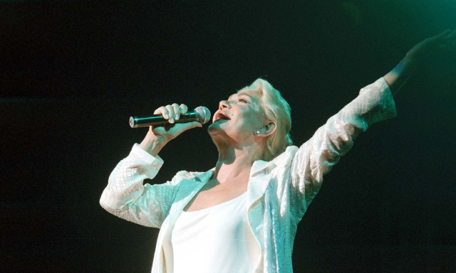 Μαρινέλλα: Από τις «Γοργόνες και Μάγκες» στην «Παριζιάνα» – Όταν η μουσική «ζωντανεύει» τις εικόνες