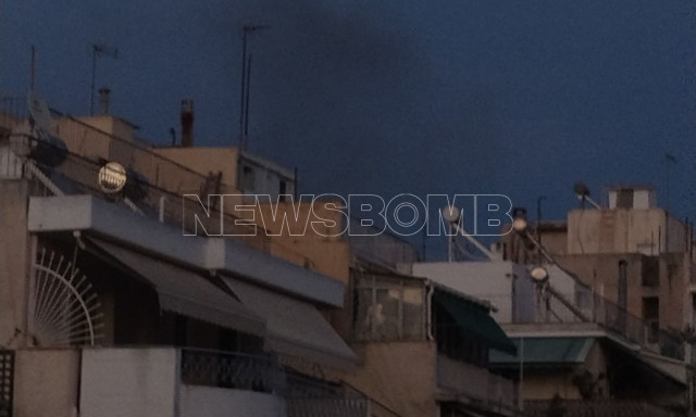 Μεγάλη φωτιά σε διαμέρισμα στου Γκύζη - Σε εξέλιξη  απεγκλωβισμός ατόμων