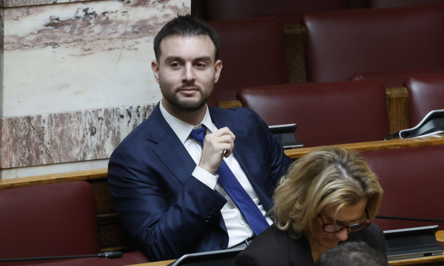 Ένοχή του Κωνσταντίνου Φλώρου προτείνει ο εισαγγελέας για το περιστατικό βιαιοπραγίας στη Βουλή