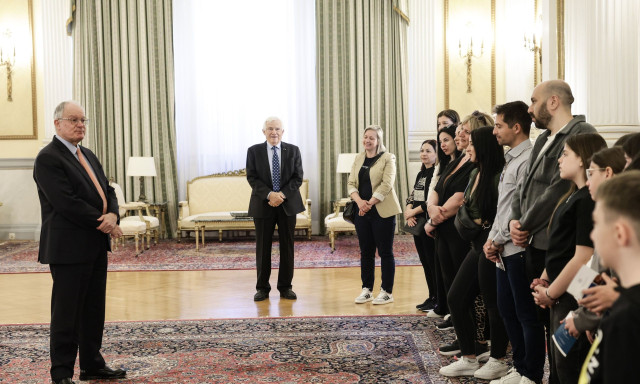 Η συνάντηση Τασούλα με μαθητές από το δημοτικό σχολείο των Ριζίων Έβρου