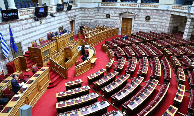 Πέρασε από την επιτροπή της Βουλής το Fuel Pass - Αύριο στην ολομέλεια το νομοσχέδιο