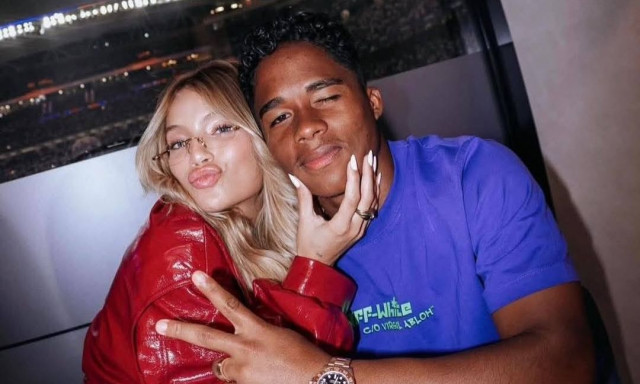 Δεν την αποχωρίζεται με τίποτα: Η… ιδιαίτερη αφιέρωση του Έντρικ στη γυναίκα του