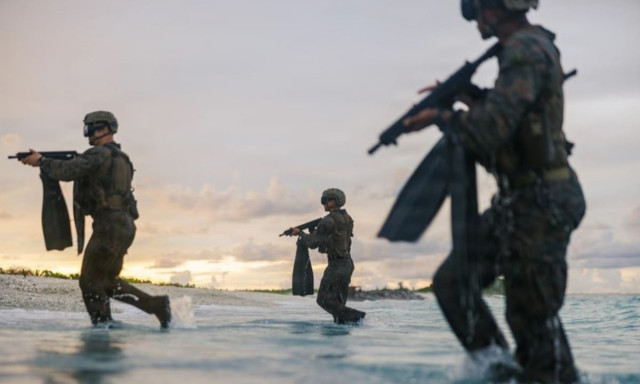 Μέση Ανατολή: Η στρατιωτική δύναμη των ΗΠΑ σε αριθμούς – Γιατί δεν ευνοούν την χερσαία επέμβαση στο Ιράν