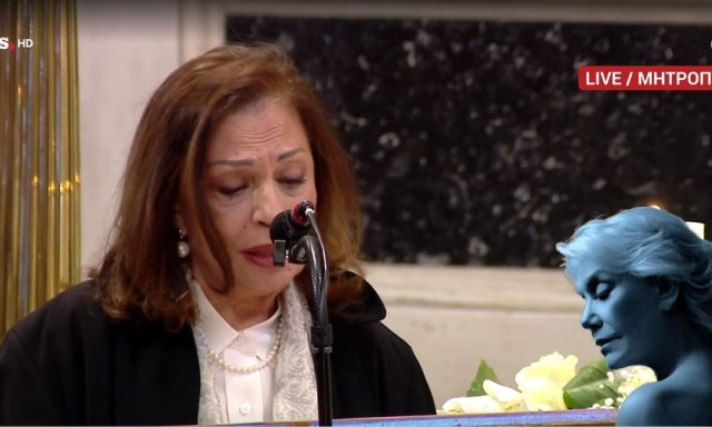 Με λυγμούς η Χαρούλα Αλεξίου αποχαιρετά τη Μαρινέλλα: Ήσουνα δώρο μεγάλης αξίας