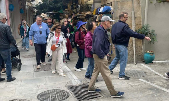 Έφτασαν οι πρώτοι τουρίστες στο Ρέθυμνο