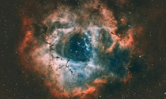 Επιστήμονας της NASA ισχυρίζεται ότι βρήκε ενδείξεις «μη ανθρώπινης νοημοσύνης» στους ουρανούς μας