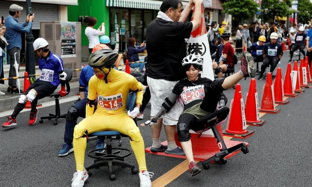 Ιαπωνία: Διεξήχθη με επιτυχία άλλο ένα πρωτάθλημα «ράλι» με καρέκλες γραφείου