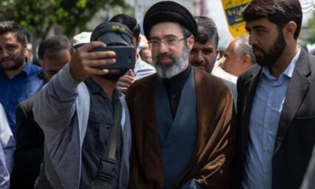 Ο Μοτζτάμπα Χαμενεΐ είναι στο Ιράν, αλλά αποφεύγει τις δημόσιες εμφανίσεις λέει ο Ρώσος πρέσβης