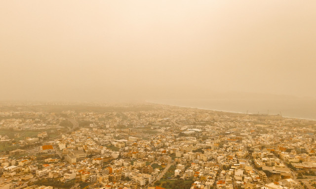 Αφρικανική σκόνη: Σε εξαιρετικά υψηλά επίπεδα η συγκέντρωση στην Κρήτη - Έφτασε τα 3826 mg την ώρα