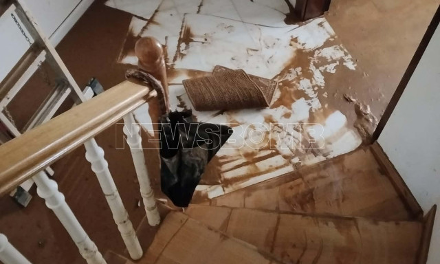 Μέσα σε δύο μήνες το σπίτι του πλημμύρισε για δεύτερη φορά - Κάτοικος της Διώνης στο Newsbomb