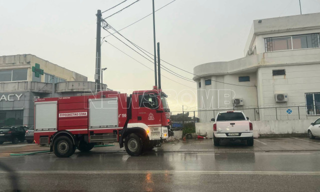 Κακοκαιρία Erminio - Νέα Μάκρη: Πλημμύρισε και το αστυνομικό τμήμα - Σε εξέλιξη άντληση υδάτων
