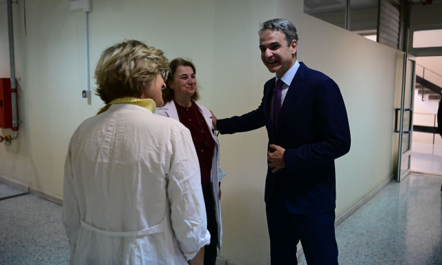 Επίσκεψη Μητσοτάκη στο νοσοκομείο «Μεταξά»: «Δαπανούμε δισ. ευρώ για να αναβαθμίσουμε τις υποδομές»