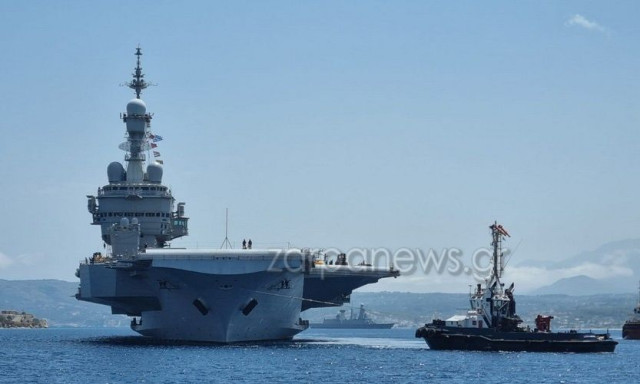 Έφτασε στο Λιμάνι της Σούδας το γαλλικό αεροπλανοφόρο Σαρλ Ντε Γκωλ