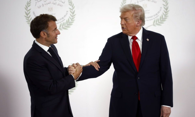 Αιχμές Μακρόν κατά Τραμπ για τα Στενά του Ορμούζ: Μη ρεαλιστικό να ανοίξουν με τη βία